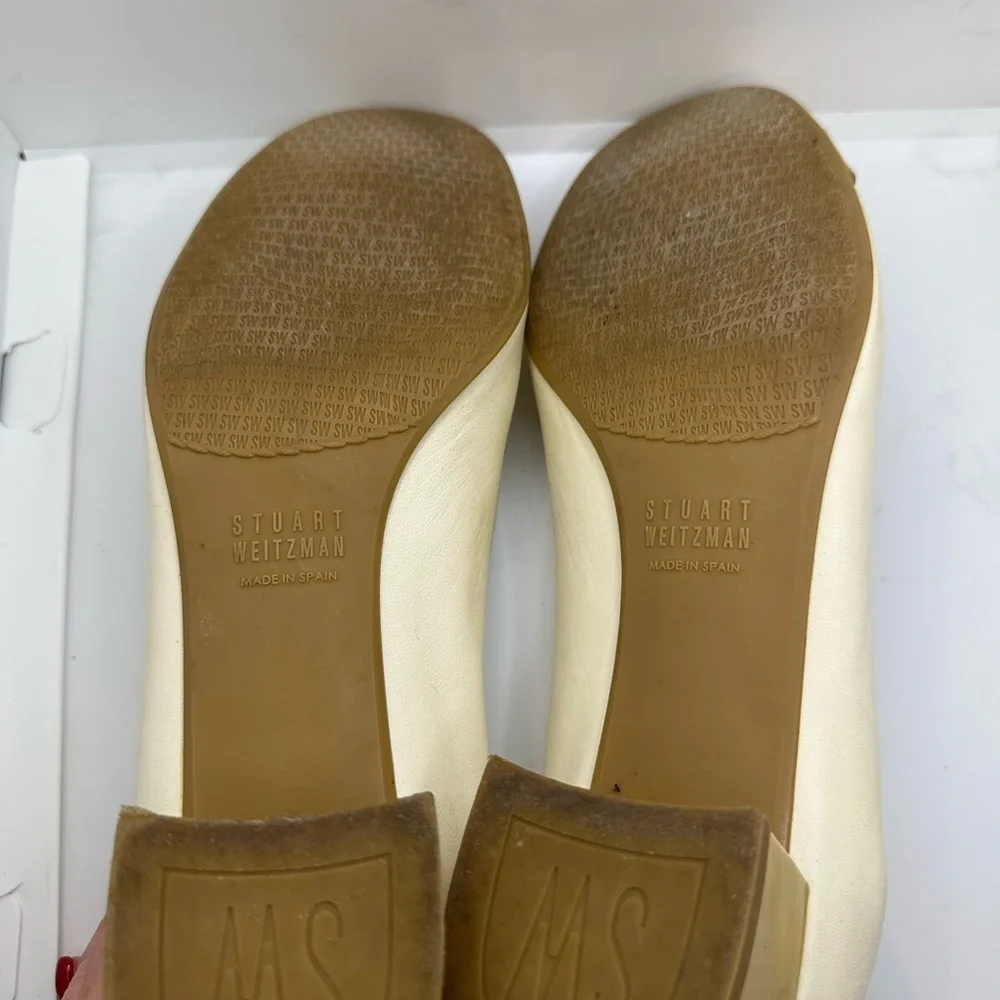 Stuart Weitzman Cream Heels with Chunky Heel and Bow Detail - Picture 6 of 7